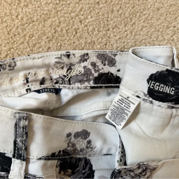 American Eagle Outfitters Black Floral Leggings - Picture 3 of 7